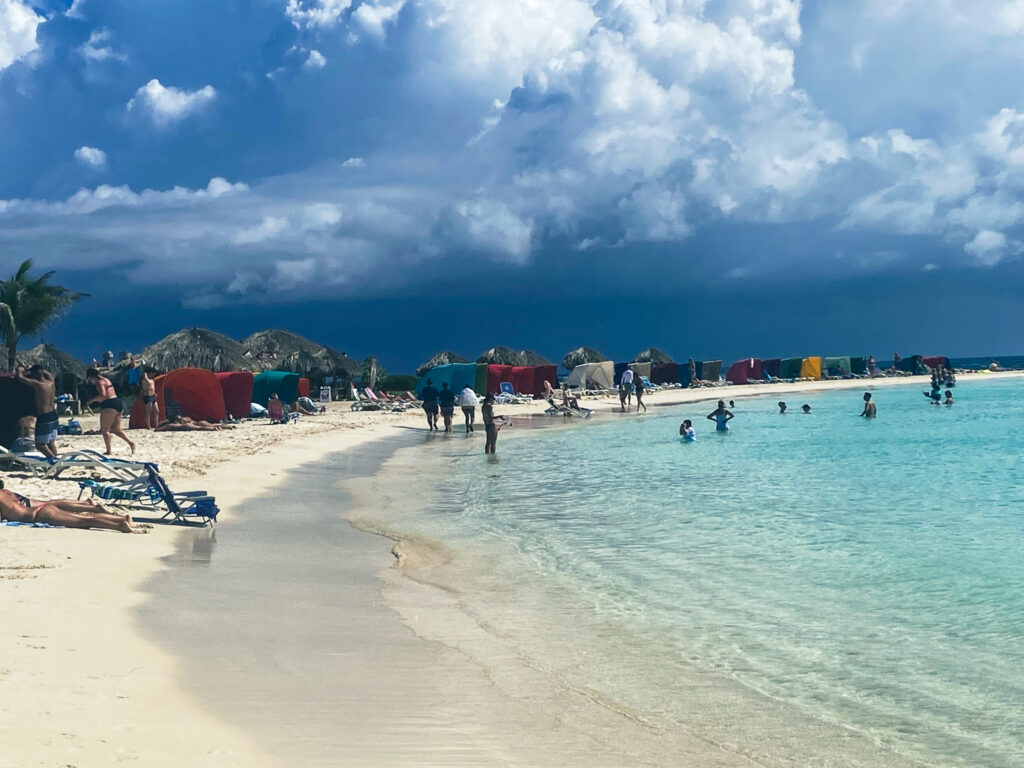 white sand aruba